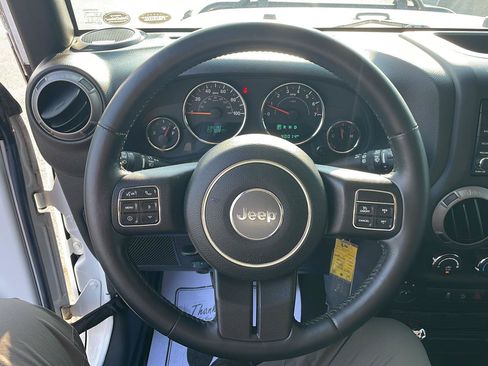 Used 2016 Jeep Wrangler Sport AWD/4WD image 12