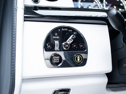 Used 2022 Rolls-Royce Phantom Sedan w/ The Phantom Package RWD image 46