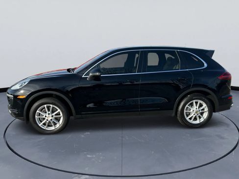 Used 2018 Porsche Cayenne AWD/4WD image 3