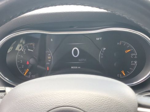 Used 2019 Jeep Grand Cherokee Altitude AWD/4WD image 16