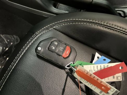 Used 2023 Jeep Wrangler Unlimited Sahara w/ Cold Weather Group image 27