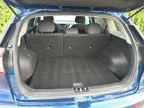 Used 2018 Kia Niro LX FWD image 9