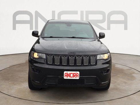 Used 2018 Jeep Grand Cherokee Altitude AWD/4WD image 7