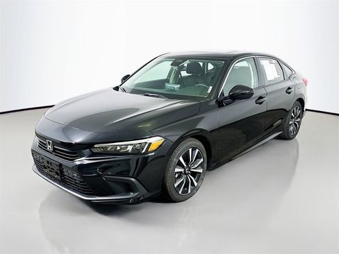 Used 2024 Honda Civic EX image 3