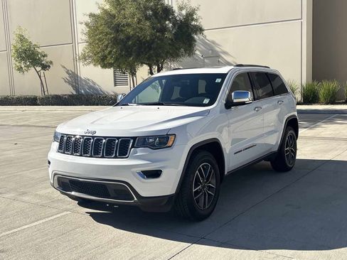 Used 2022 Jeep Grand Cherokee Limited image 7