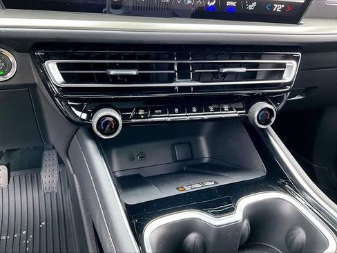 New 2026 Chevrolet Traverse LT image 23