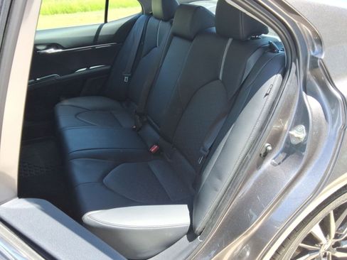 Used 2020 Toyota Camry XSE FWD image 30