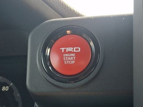 Certified 2024 Toyota Tacoma TRD Off-Road AWD/4WD image 25