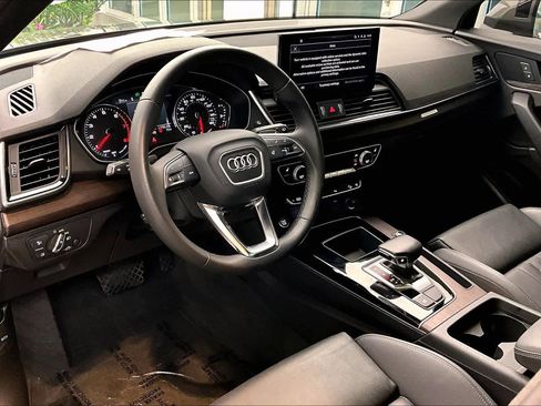 Certified 2023 Audi Q5 2.0T Premium w/ Convenience Package image 17