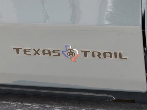 New 2025 Jeep Gladiator Sport image 9