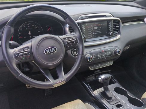 Used 2017 Kia Sorento SX AWD/4WD image 29