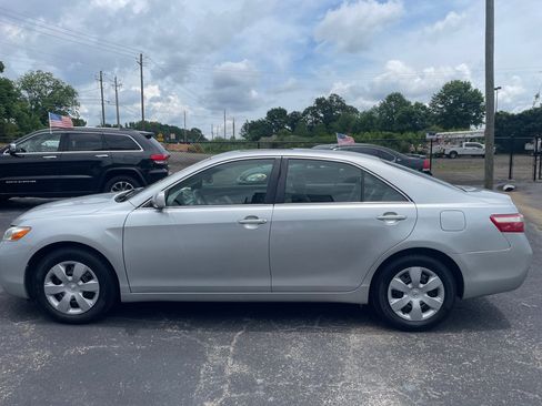 Used 2007 Toyota Camry LE FWD image 3