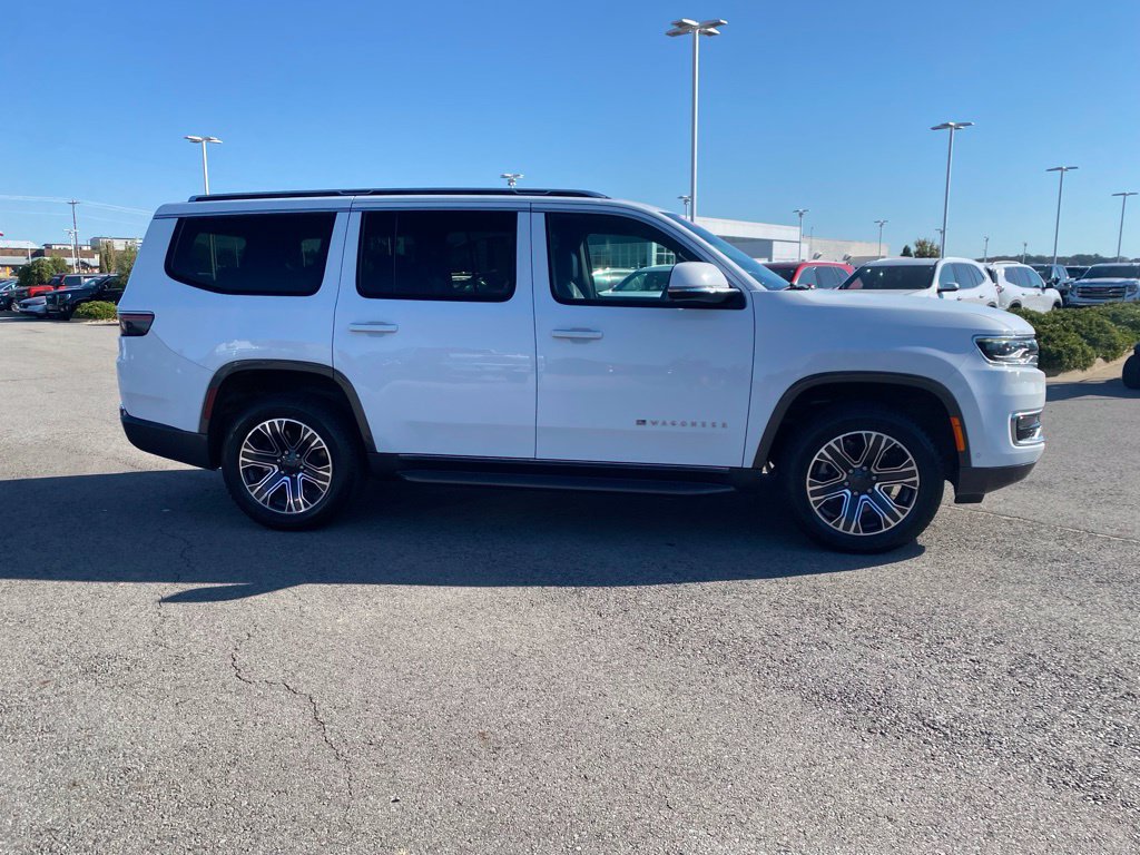 Used 2022 Jeep Wagoneer Series III AWD/4WD image 5