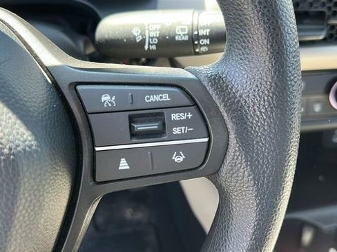 Used 2024 Honda HR-V LX image 12