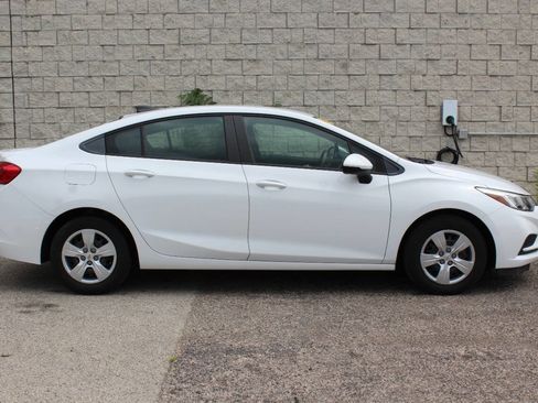 Used 2017 Chevrolet Cruze LS image 6
