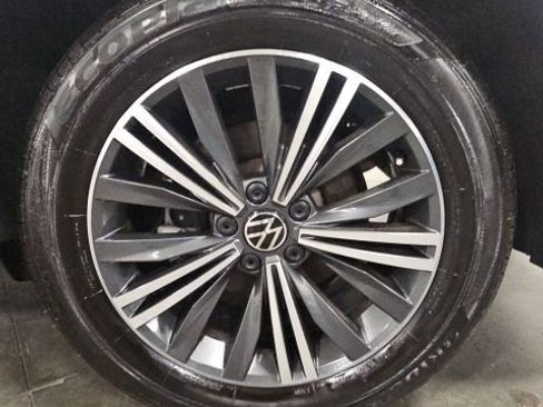 Used 2024 Volkswagen Tiguan Wolfsburg Edition image 48