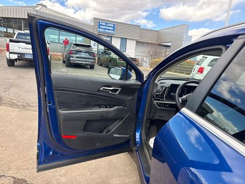 Used 2023 Kia Sportage EX image 10