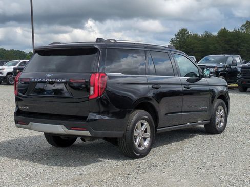 Used 2025 Ford Expedition Platinum w/ Platinum Ultimate Package AWD/4WD image 10
