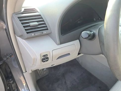 Used 2011 Toyota Camry LE FWD image 22