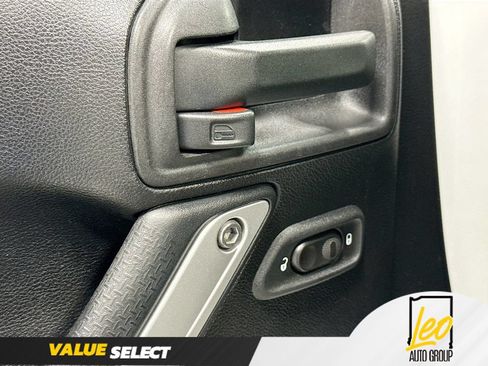 Used 2015 Jeep Wrangler Unlimited Sahara AWD/4WD image 19