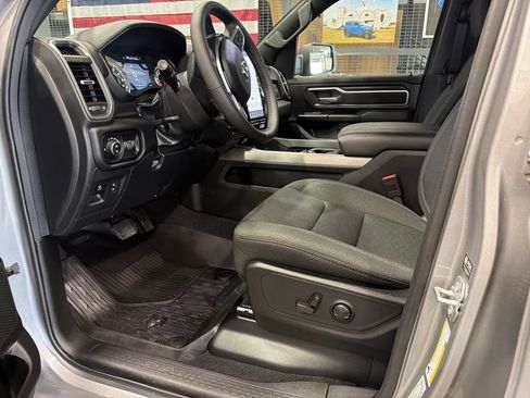 Used 2025 RAM 1500 Big Horn AWD/4WD image 4