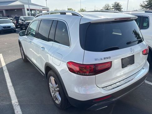 Used 2021 Mercedes-Benz GLB 250 4MATIC image 4