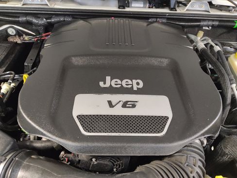 Used 2016 Jeep Wrangler Unlimited Sport w/ Quick Order Package 24S AWD/4WD image 30