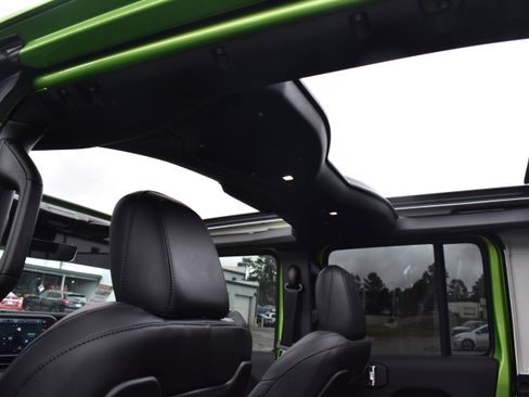 Used 2025 Jeep Wrangler Unlimited Rubicon image 29