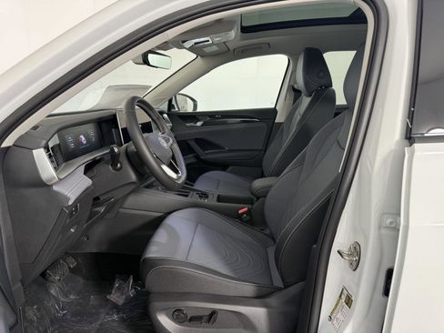 New 2026 Volkswagen Tiguan SE AWD/4WD image 3