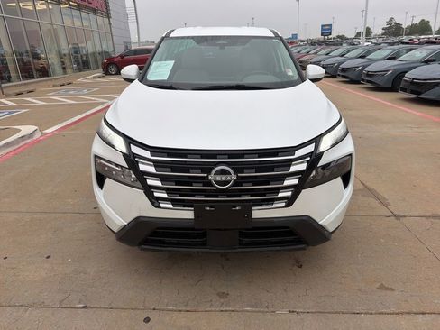 Used 2025 Nissan Rogue SV FWD image 8