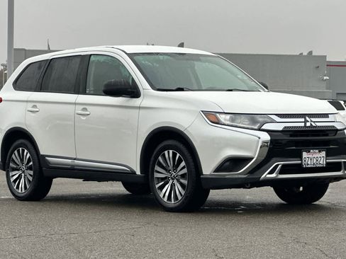 Used 2019 Mitsubishi Outlander ES image 5