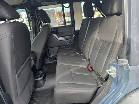 Used 2018 Jeep Wrangler Unlimited Sport S image 9