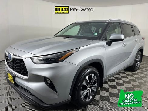 Used 2023 Toyota Highlander XLE image 1