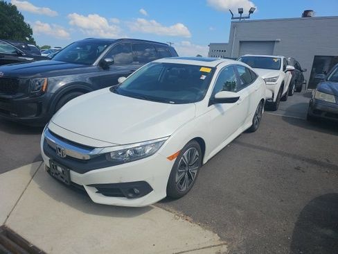 Used 2018 Honda Civic EX-L image 11