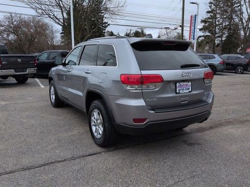 Used 2019 Jeep Grand Cherokee Laredo w/ Security & Convenience Group AWD/4WD image 5