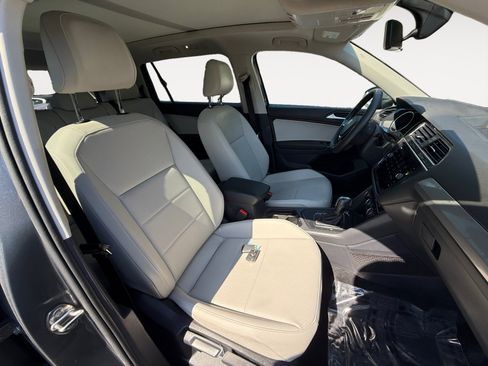 Used 2020 Volkswagen Tiguan SE w/ Panoramic Sunroof Package FWD image 19