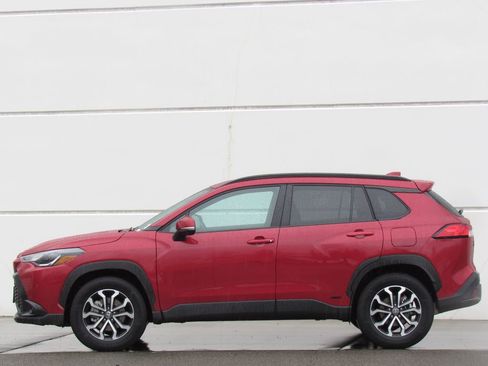 Used 2024 Toyota Corolla Cross SE image 4