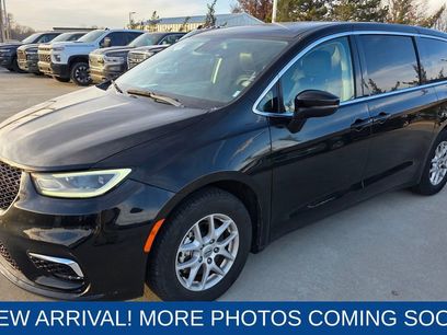 Used 2023 Chrysler Pacifica Touring-L