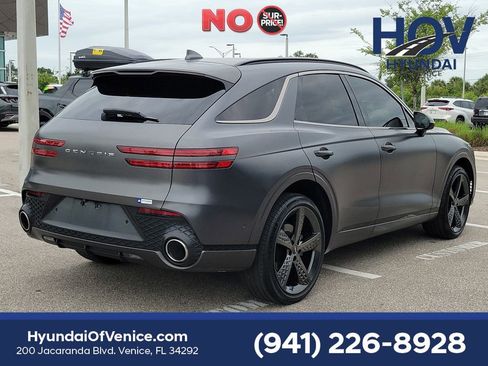 Used 2022 Genesis GV70 2.5T w/ Sport Prestige Package AWD/4WD image 8