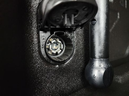 Used 2022 Chevrolet Silverado 2500 High Country w/ Safety Package II image 36