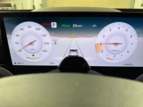 Certified 2025 Genesis GV80 2.5T Standard AWD/4WD image 17