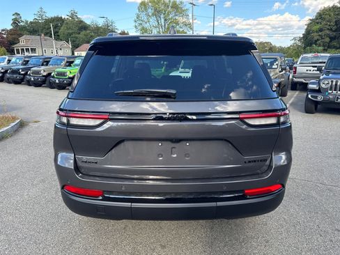 New 2025 Jeep Grand Cherokee Limited w/ Black Appearance Package image 5