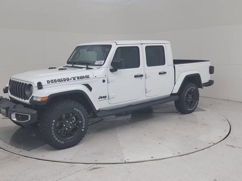 New 2025 Jeep Gladiator Sport image 8