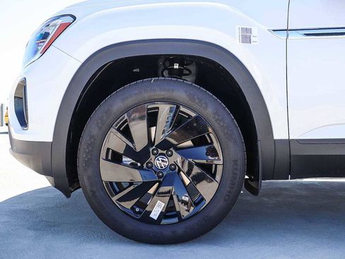 New 2026 Volkswagen Atlas Cross Sport SE AWD/4WD image 11
