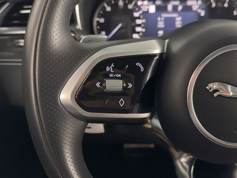 Used 2022 Jaguar XF R-Dynamic SE image 21