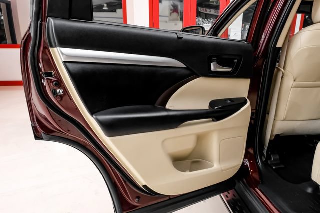 Used 2019 Toyota Highlander XLE FWD image 51