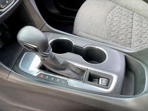 Used 2024 Chevrolet Equinox LT image 16