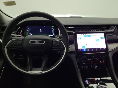 Used 2022 Jeep Grand Cherokee Limited 4xe image 22