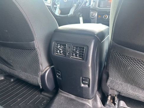 Used 2017 Toyota 4Runner SR5 AWD/4WD image 20