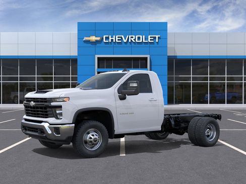 New 2026 Chevrolet Silverado 3500 W/T w/ WT Convenience Package AWD/4WD image 2